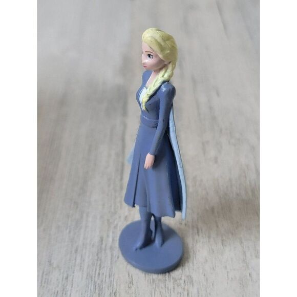 Disney Elsa Let It Go snow outfit princess toy figure - Picture 2 of 4